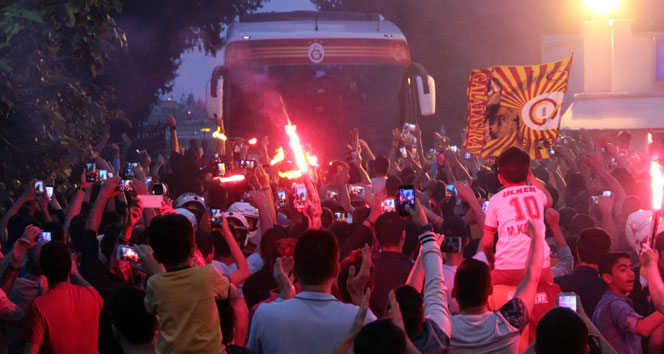 Galatasaray kafilesi Adana’da!