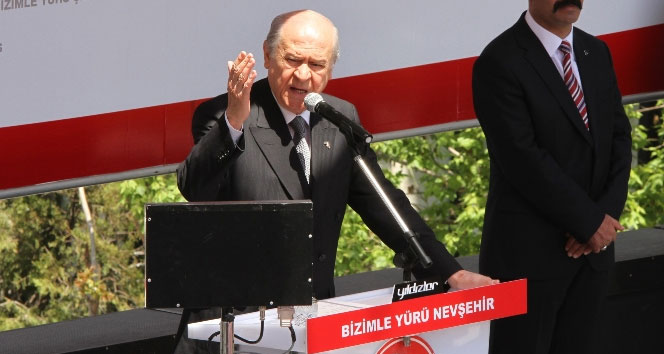 Bahçeli'nin hedefinde Cumhurbaşkanı ve Başbakan vardı!