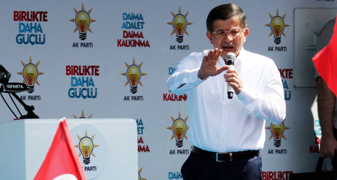 Davutoğlu 'CHP ve HDP artık aynı kaptan su içiyor'!