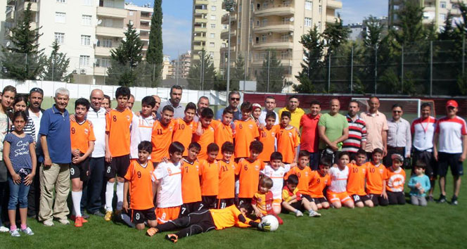 Adanaspor gençlere emanet!