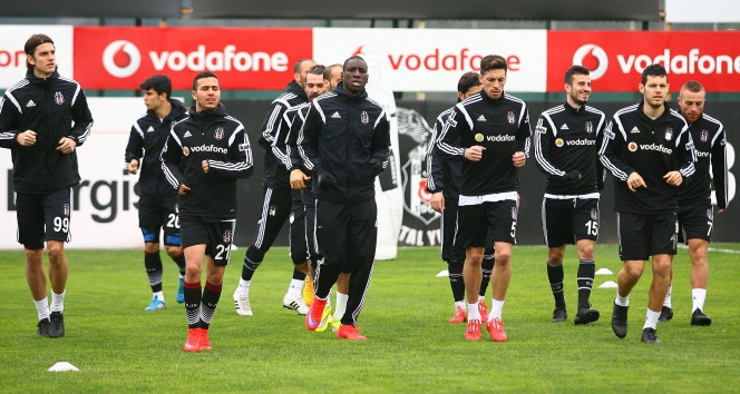 Beşiktaş'ın Manisa kafilesi belli oldu!