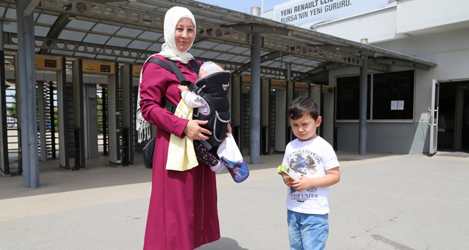 Otomobil fabrikalarında eylem ailece sürüyor!