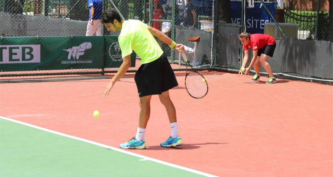 Anadolu Üniversitesi’nde tenis heyecanı!