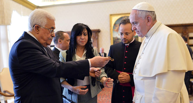 Papa, Filistin Devlet Başkanı Abbas’la görüştü!