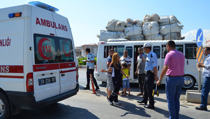 Silifke'de Öğrenci Servisi Kaza Yaptı Çok Sayıda Yaralı Var