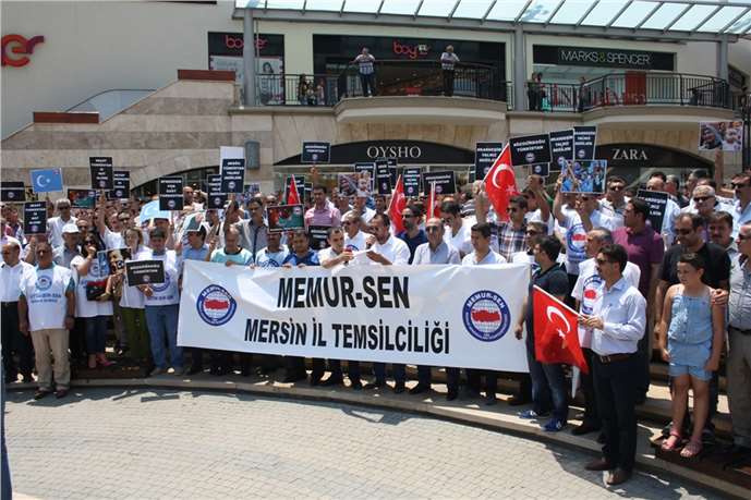  Mersin’de Çin zulmü Lanetlendi