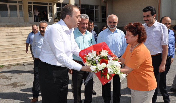 Tayini çıkan Tarsus Kaymakamı uğurlandı