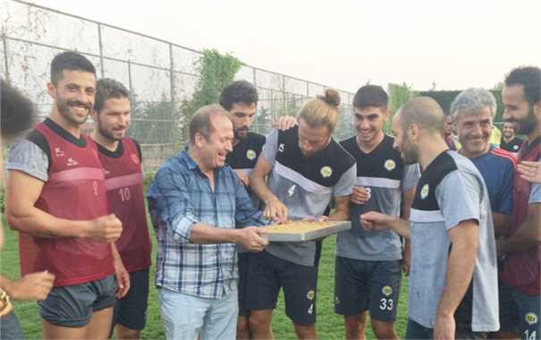 Tarsus İdmanyurduna Baklava İkramı