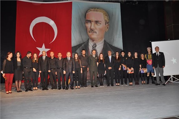 ULU ÖNDER  ATATÜRK’Ü ANDIK.