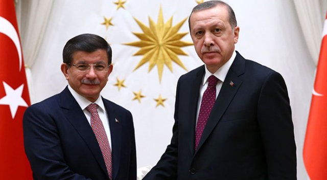 Erdoğan hükümeti kurma görevini Davutoğlu'na verdi