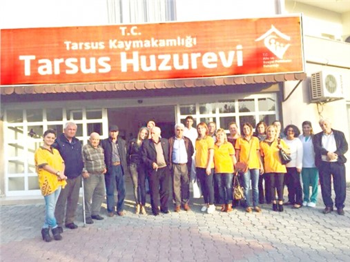 Tarsus Huzurevine anlamlı  ziyaret