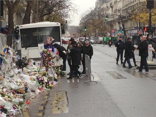 Eagles of Death Metal grubu, kanlı saldırının düzenlediği Bataclan'da