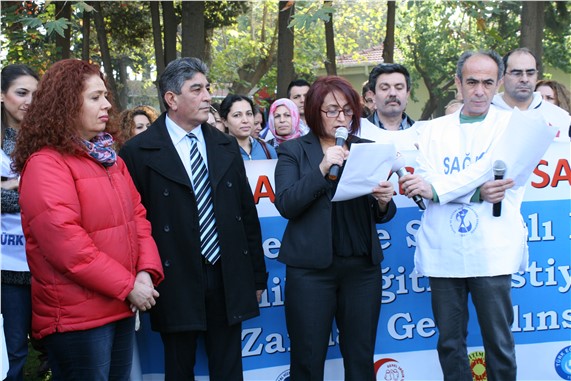 Sendikalar kreş için üniversitede toplandı