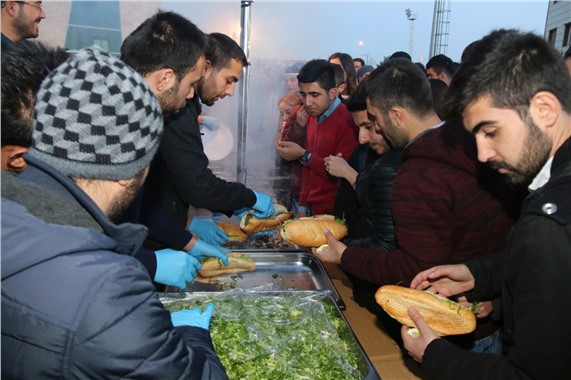 Geleneksel hamsi şöleni yapıldı