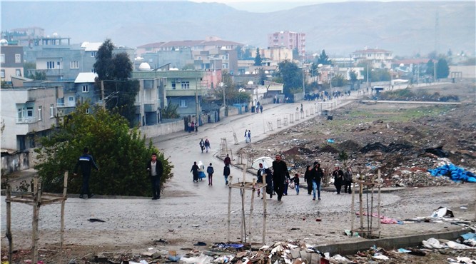 Cizre’de hayat durdu, vatandaşlar ilçeyi terk ediyor