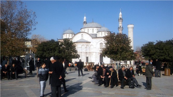 Malatya’da vatandaşlar güzel havanın tadını çıkardı