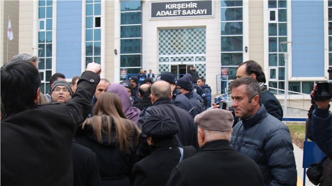 Kırşehir’de çıkan olaylarda yakılan Gül Kitabevi'nin ilk duruşması başladı