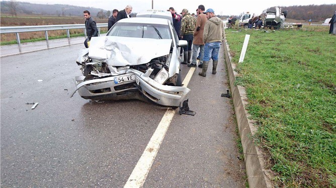 Kaynarca'da trafik kazası 4 yaralı