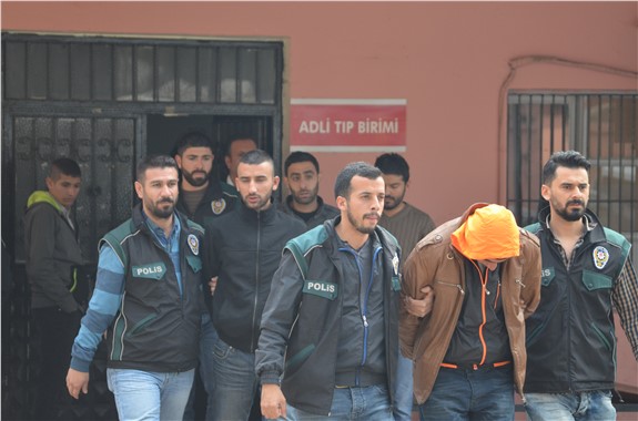 Evde uyuşturucu paketlerken yakalanan 7 kişi tutuklandı