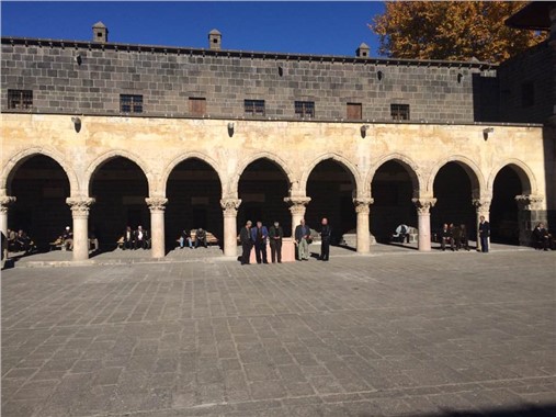 Diyarbakır Ulu Cami’de 14 asırdan beri ilk kez cuma namazı kılınmadı