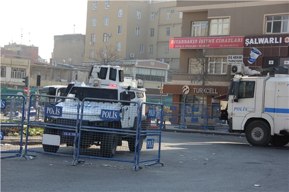 Sur’da çatışmalar şiddetlendi, bölgeye ambulanslar sevk edildi