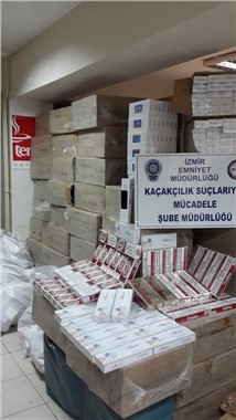 İzmir'de 164 bin 300 paket kaçak sigara ele geçirildi