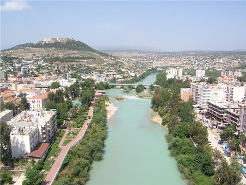 Mut’taki Fabrikalar Göksu Nehri’ni  Kirletiyor