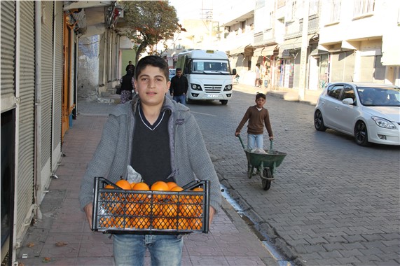 Sokağa çıkma yasağı kalktı Nusaybin’de vatandaşlar pazara akın etti