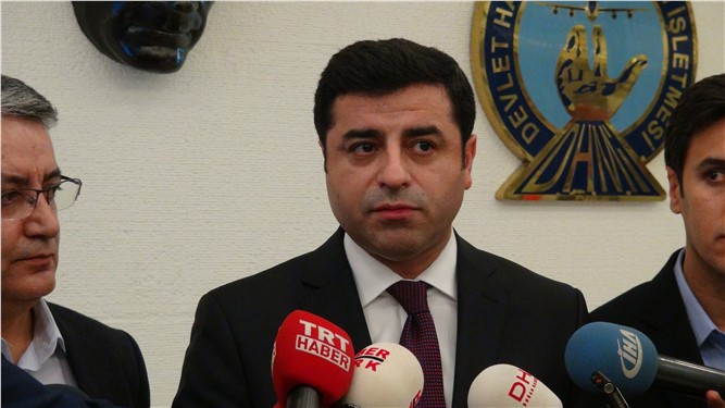 Demirtaş Rus uçağı düşürmenin tek bir faydasını söylesinler, özür dileyeceğim