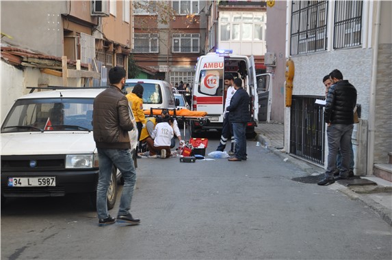 Baba ile oğlu sokak ortasında öldürüldü