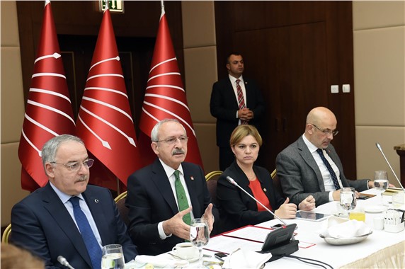 Kılıçdaroğlu, gazetecilere 2015 yılını değerlendirdi