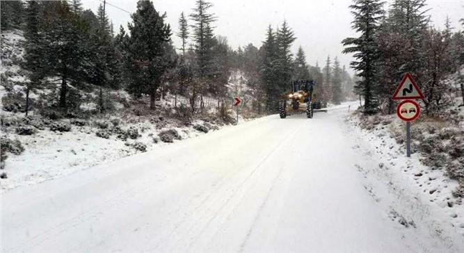 Büyükşehir,  Karla Mücadele İçin Çalışmalara Aralıksız  Devam Ediyor