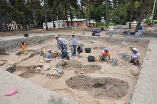 Tarsus Gözlükule Höyüğü'nde Kitabe Bulundu