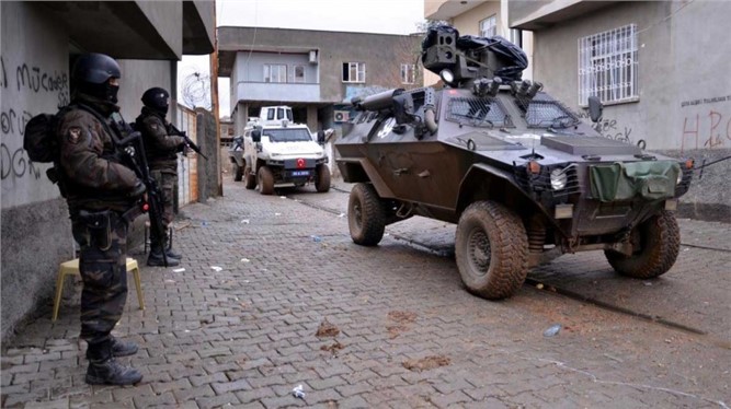 İdil’deki bombalı saldırıda bir polis şehit oldu