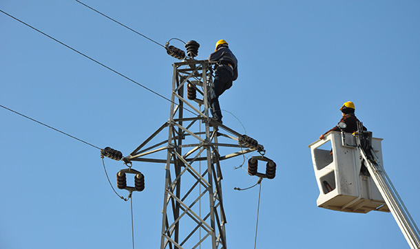 Elektrik Kesintisine Devam