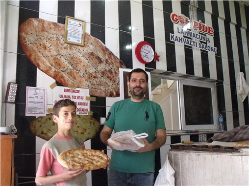 TARSUS'TA  ASKIDA EKMEK UYGULAMASI