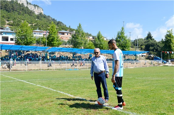 FINDIKPINARI’NDA FUTBOL TURNUVASI BAŞLADI