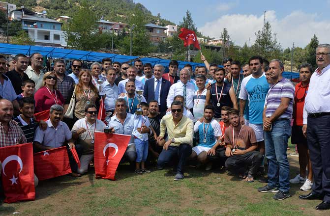 30 Ağustos Zafer Kupası Çevlik Mahallesi’nin Oldu