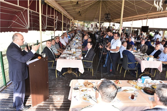 Muhtarlar Günü Nedeniyle Vali Çakacak Muhtarlarla Bir Araya Geldi