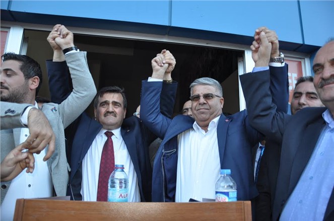 AK Parti Tarsus teşkilatında Gül dönemi başladı