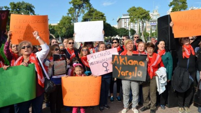 Antalya'da Çocuk İstismarına Karşı Gergin Protesto