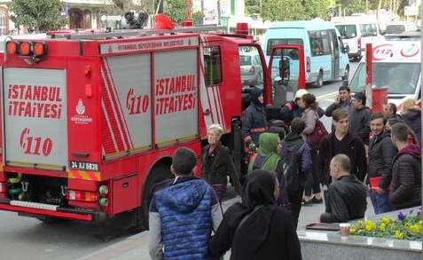 İstanbul'da AVM'de Yangın Çıktı