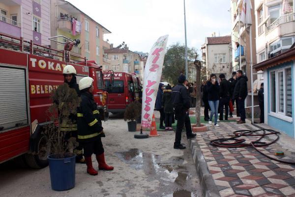 Tokat'ta Kız Öğrenci Yurdunda Yangın Çıktı