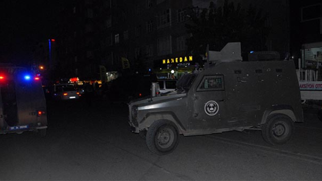 Diyarbakır'da Polise Saldıran 2 Terörist Yakalandı!