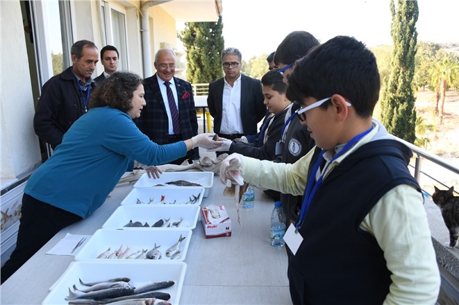 BAŞKAN KOCAMAZ, ÖĞRENCİLERİN HEYECANINA ORTAK OLDU