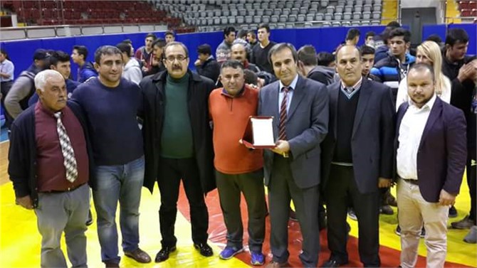 Tarsus Spor Salonunda Güreş Federasyonu  etkinlik düzenlendi