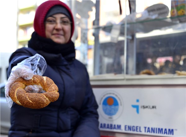 ENGEL TANIMADI, SİMİT ARABAM PROJESİ İLE KIZINI OKUTTU