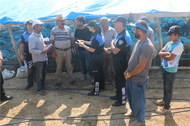 Mersin Emniyetinden Vatandaşlara Bilgilendirme Faaliyeti