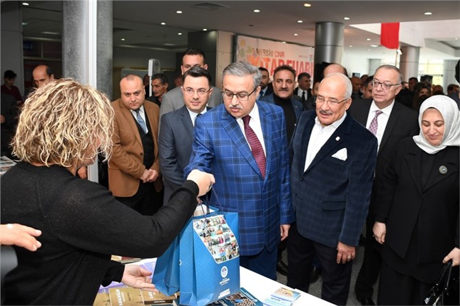 Mersin'de Kitapseverlerin Sabırsızlıkla Beklediği Kitap Fuarı Kapılarını Açtı