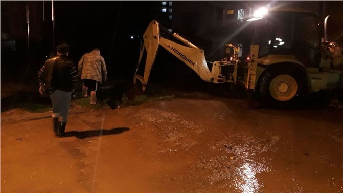 Anamur Belediyesi ve MESKİ Yağış Sonrası Vatandaşların Yardımına Koştu